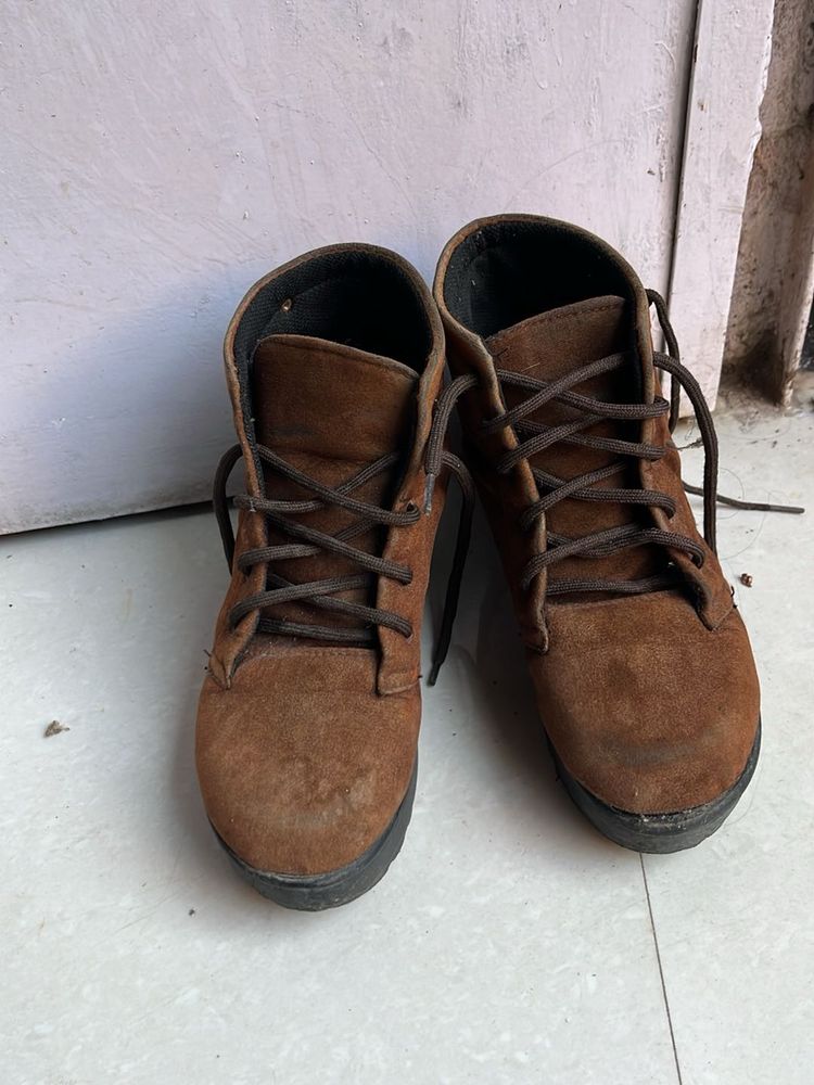 Brown Suede little bit cowboy type grunge aestheti