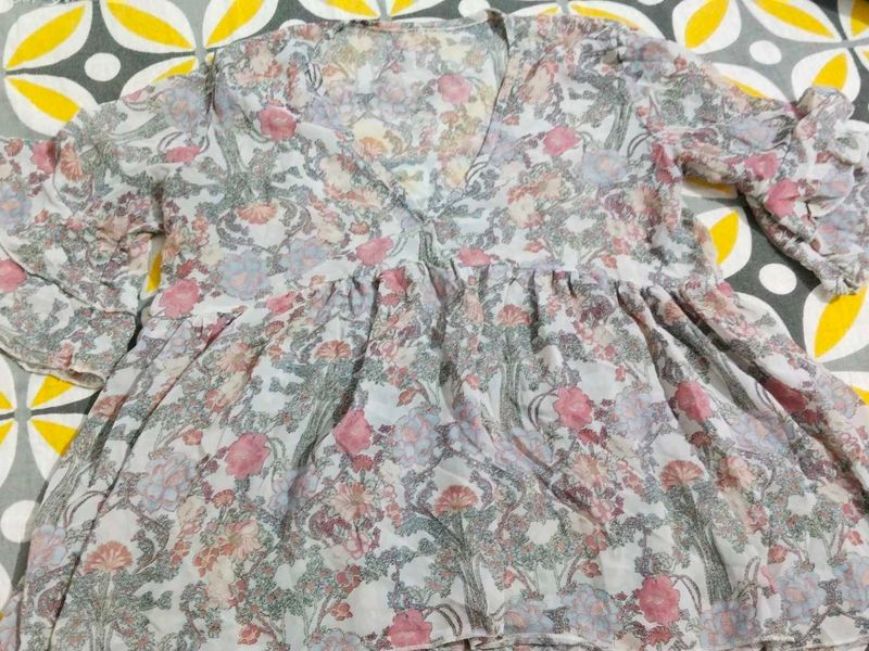 Floral Print V-Neck Blouse