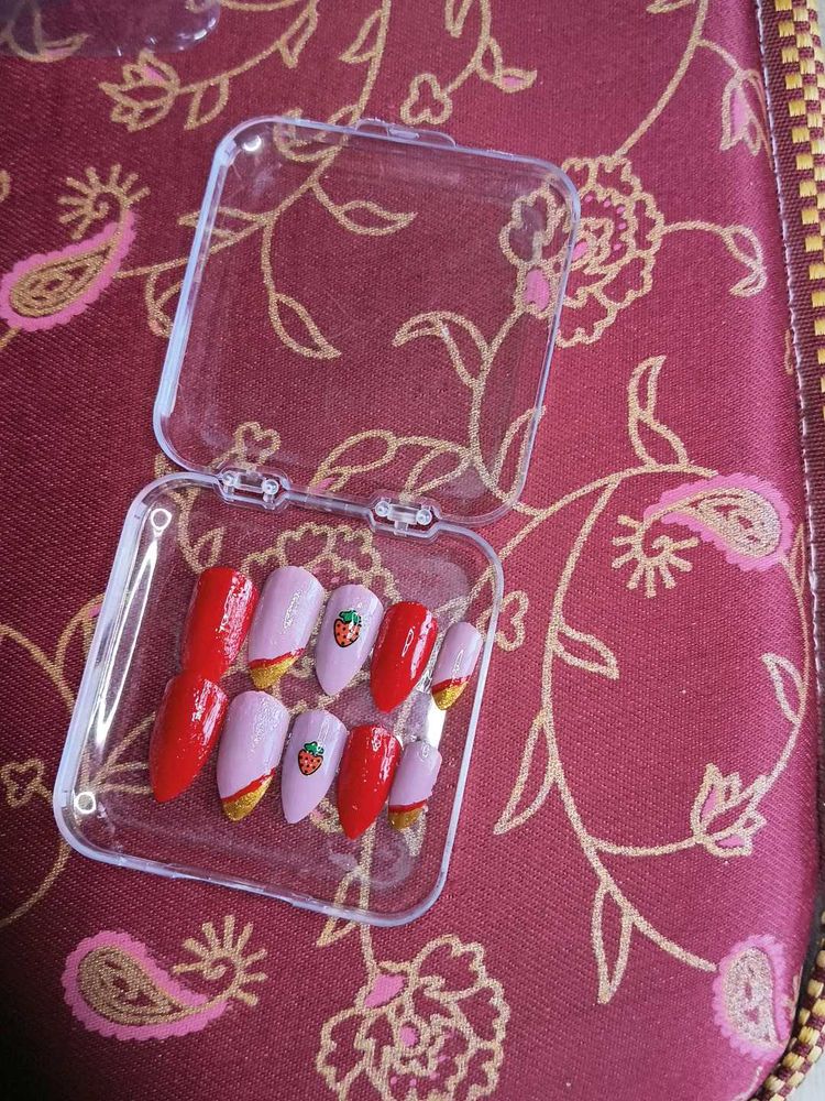 🍓 Handmade Strawberry Press-On Nails 🍓