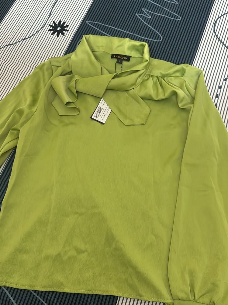 Elegant Green Tie-Neck Top