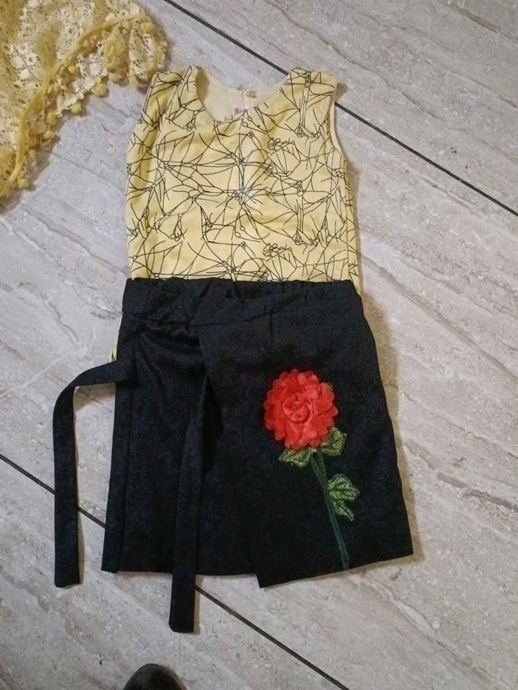 Cute Yellow &amp; Black Kids Outfit