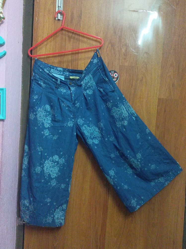 Women Blue Jeans Floral Print Loose Fit Culottes