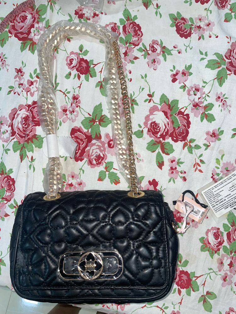 Black EXPERTISA Quilted Medium Cross Bag