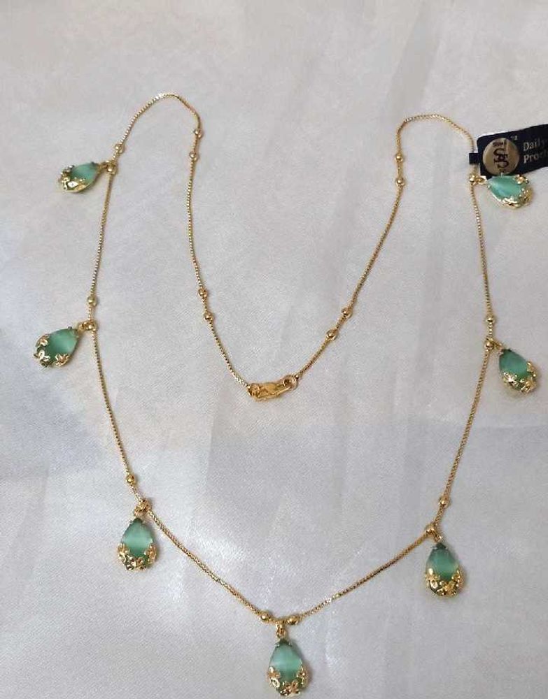 Elegant Teardrop Pendant Necklace
