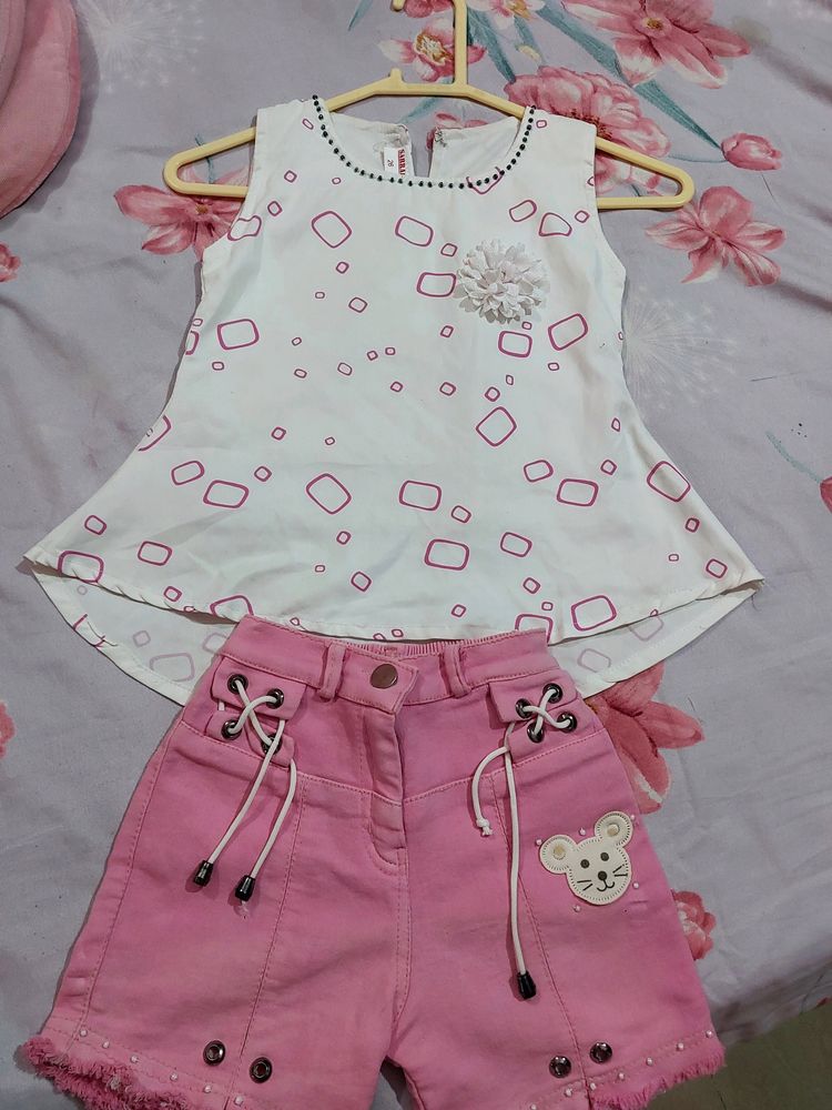 White&amp;pink Westren Dress for 2-4yr Girl Gently Used Pink Skirt Looks Very Nice Comb