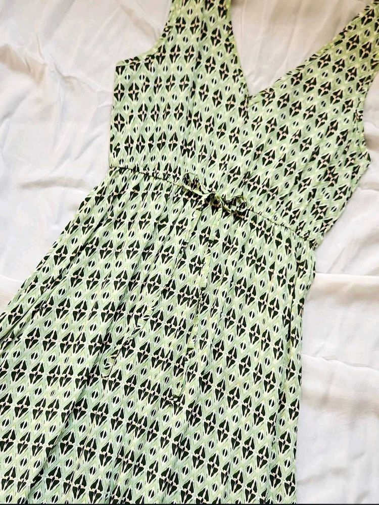 Flowy Summer Dress (Dressberry)