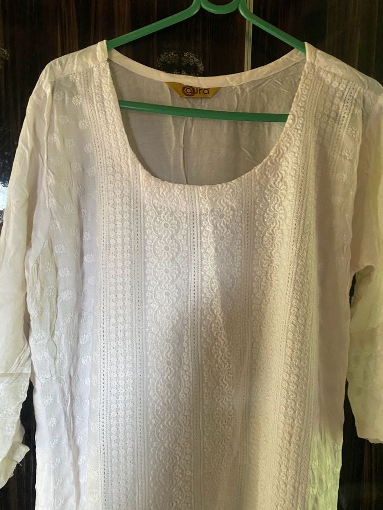 Elegant White Chikankari Kurta