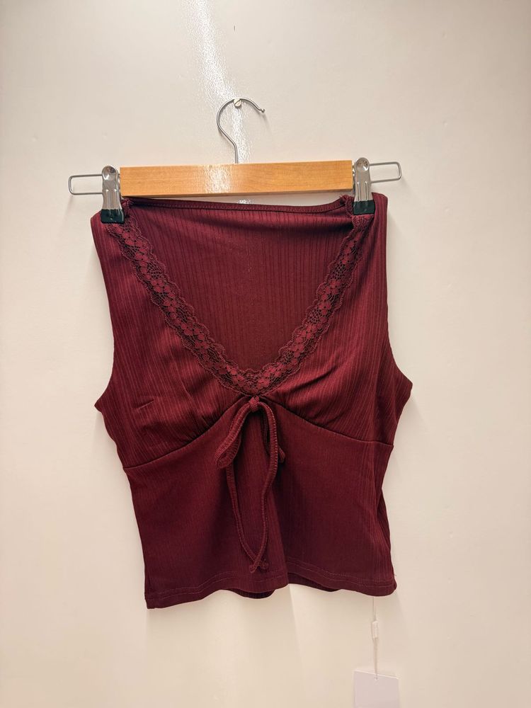 ❗️Maroon Lace Trim Tie-Front Tank Top❗️