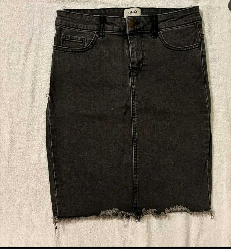 ONLY Dark Wash Denim Skirt