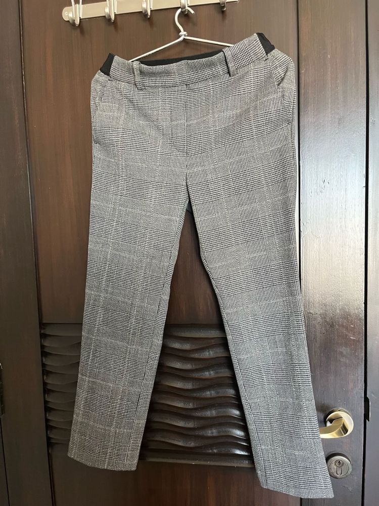 Stretchable Pants Very Good Quality