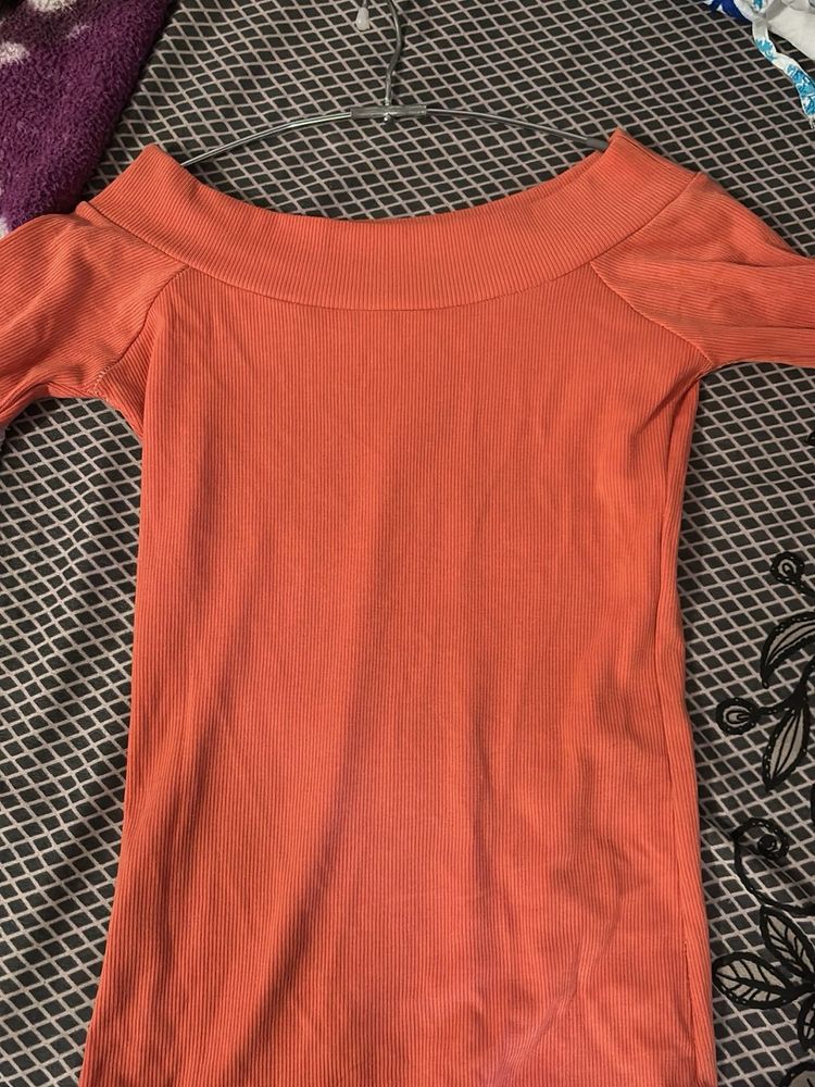 Off-Shoulder Ribbed Top