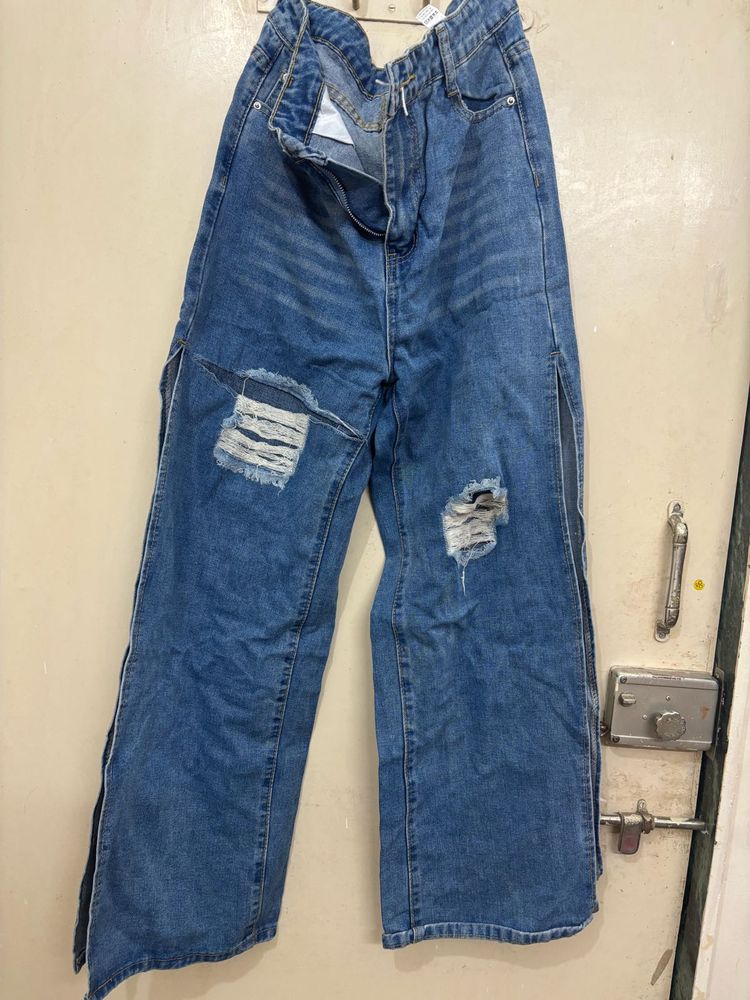 Distressed Wide Leg Jeans