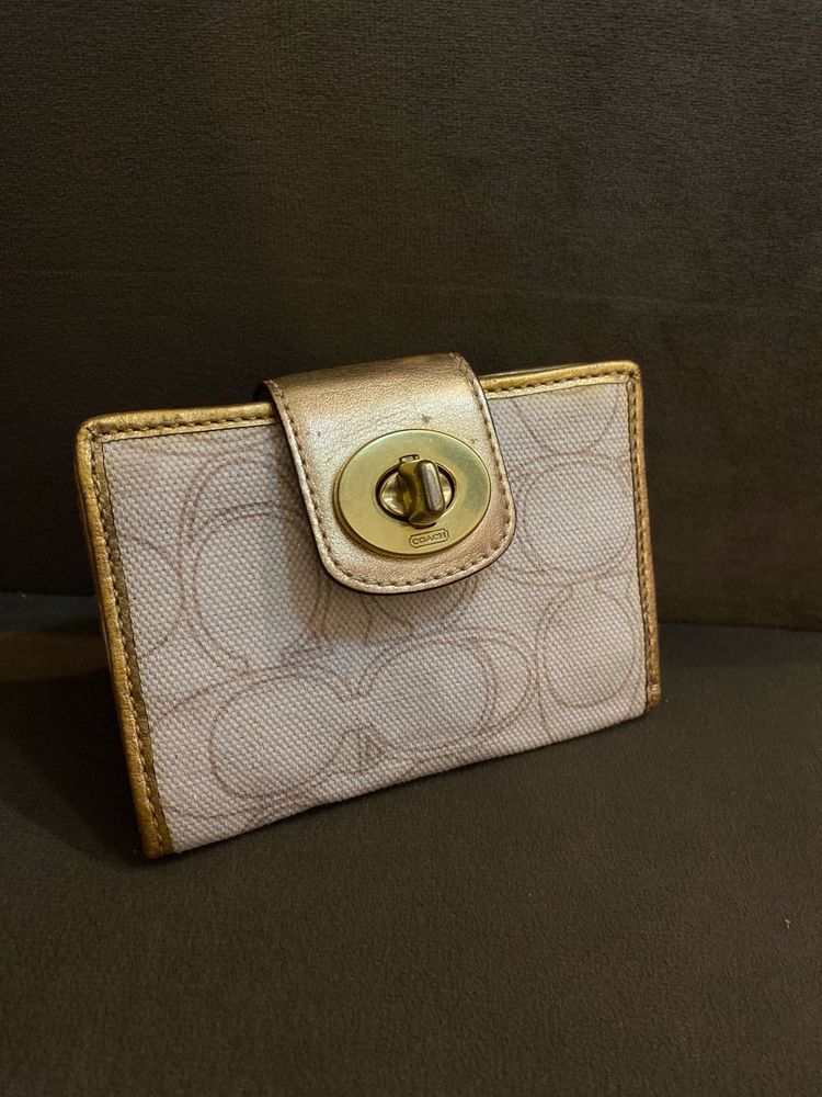 Chic Coach Signature Wallet