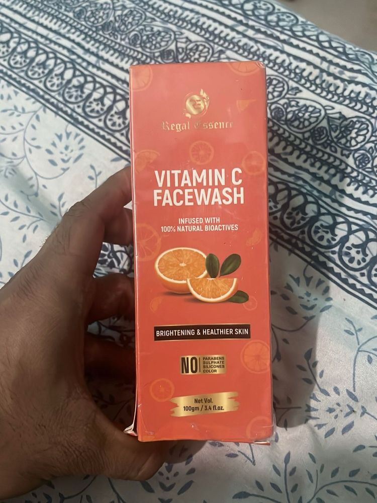 Regal Essence Vitamin C Facewash