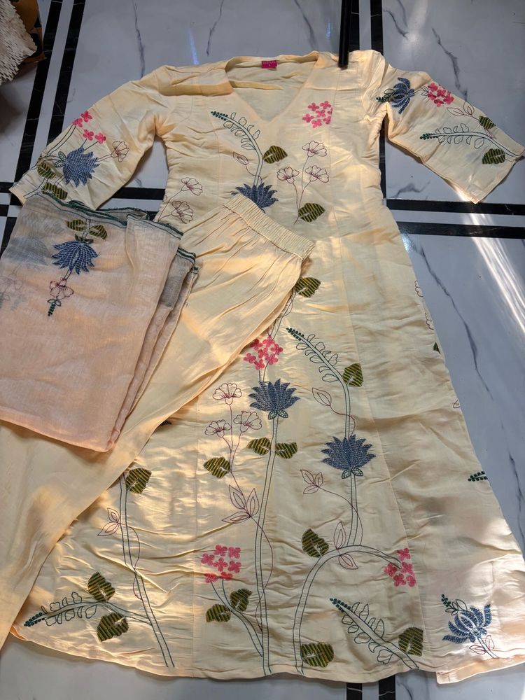 Beautiful Floral Kurta Set