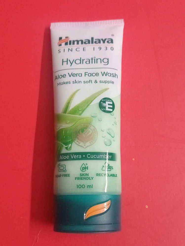 Himalaya Hydrating Aloe Vera Face Wash