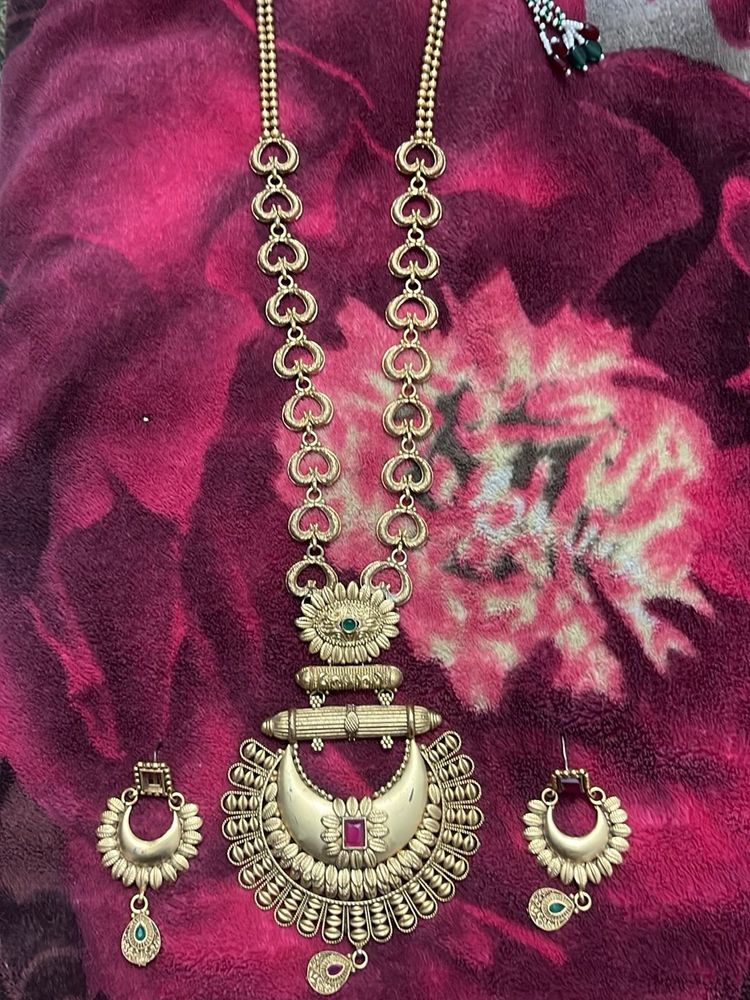 Stunning Ethnic Necklace and Earrings Set
