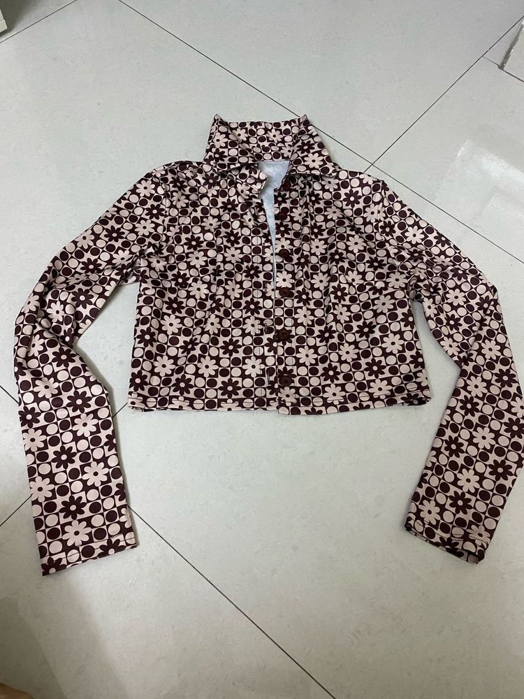 Retro Floral Print Cropped Shirt