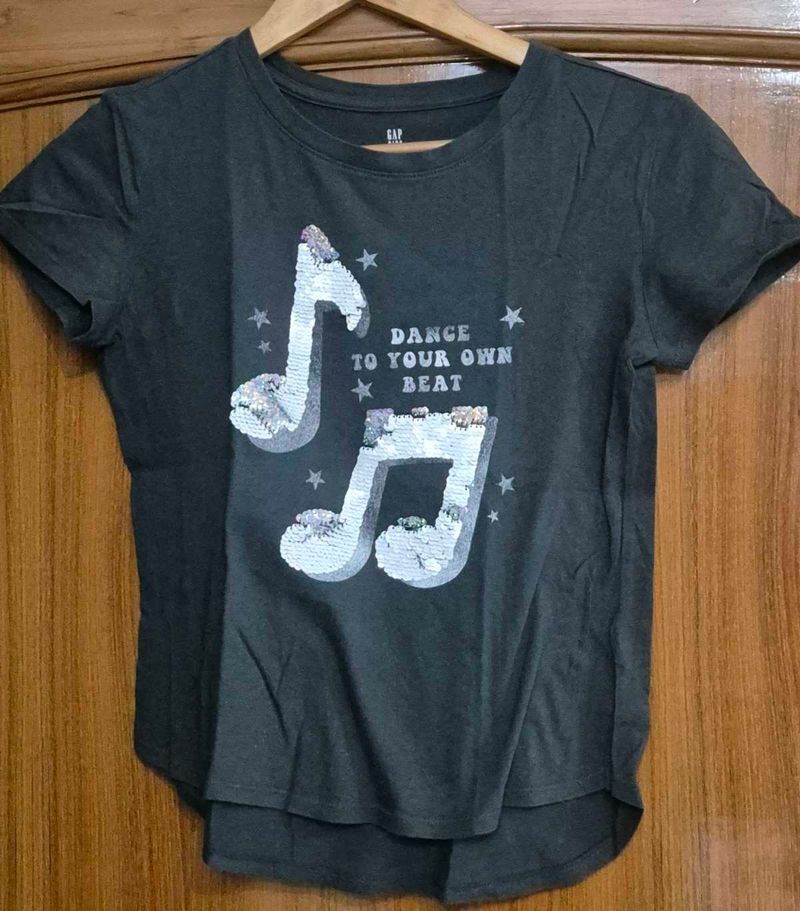 3 GAP T-Sequined Music Notes