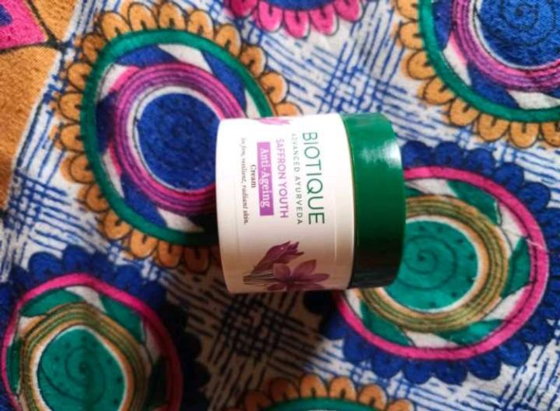 Biotique Saffron Youth Anti-Aging Cream
