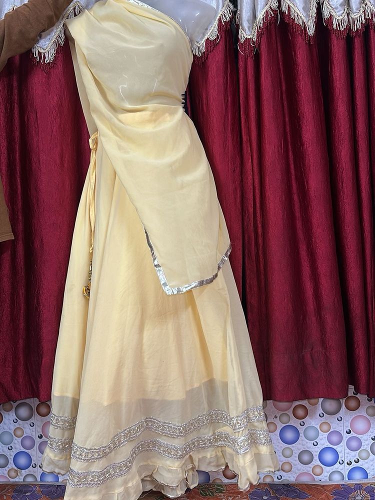 Elegant Yellow Ethnic lehenga with dupatta no blou