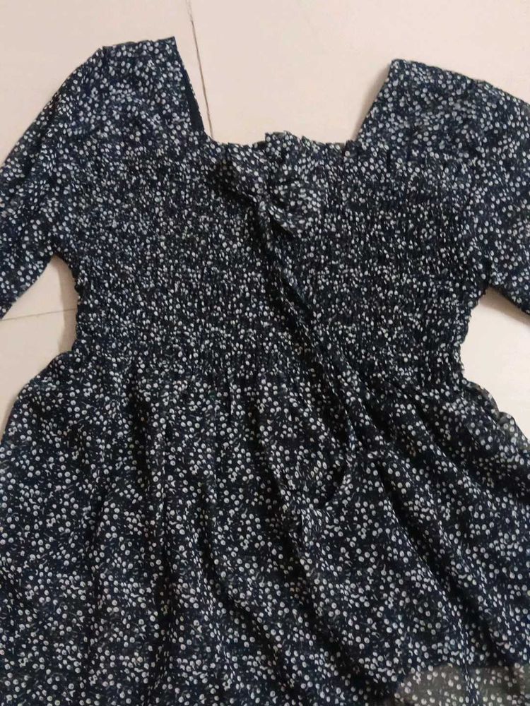 Chic Smocked Floral Print Top