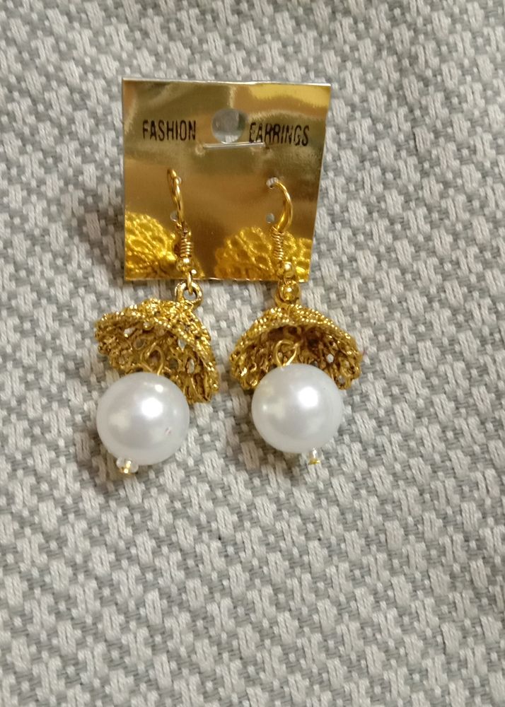 Brand New Beautiful Gold Plated Pearl Earrings