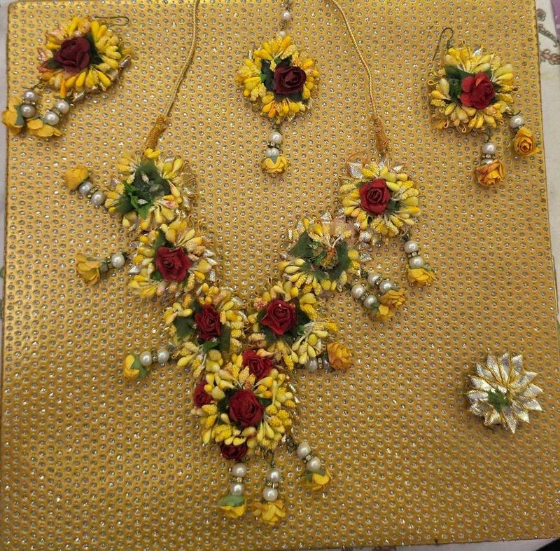 Floral Jewellery Set for Special Occasions