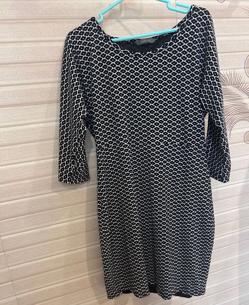 Van Heusen - black and white geometric print dress