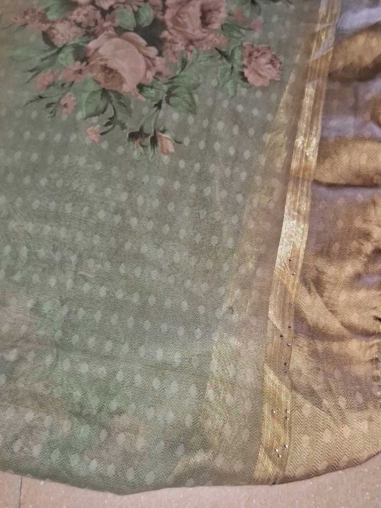 Elegant Floral Print Saree