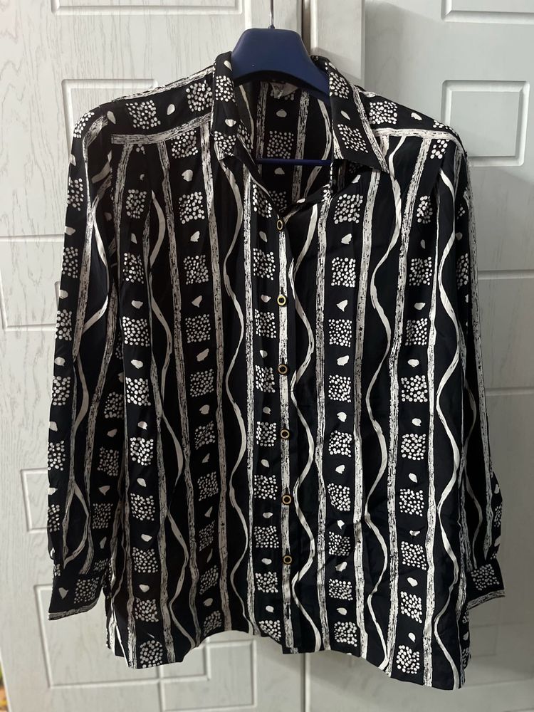Stylish Black &amp; White Print Shirt