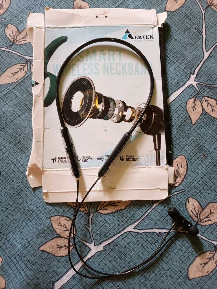 Nitro wireless neckband earbuds headphones