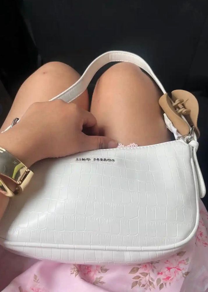 Lino Perros Shoulder Bag
