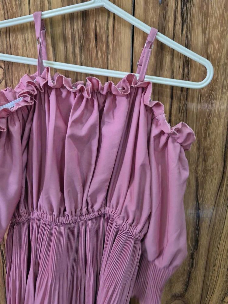 Chic Pink Cold Shoulder Pleated top