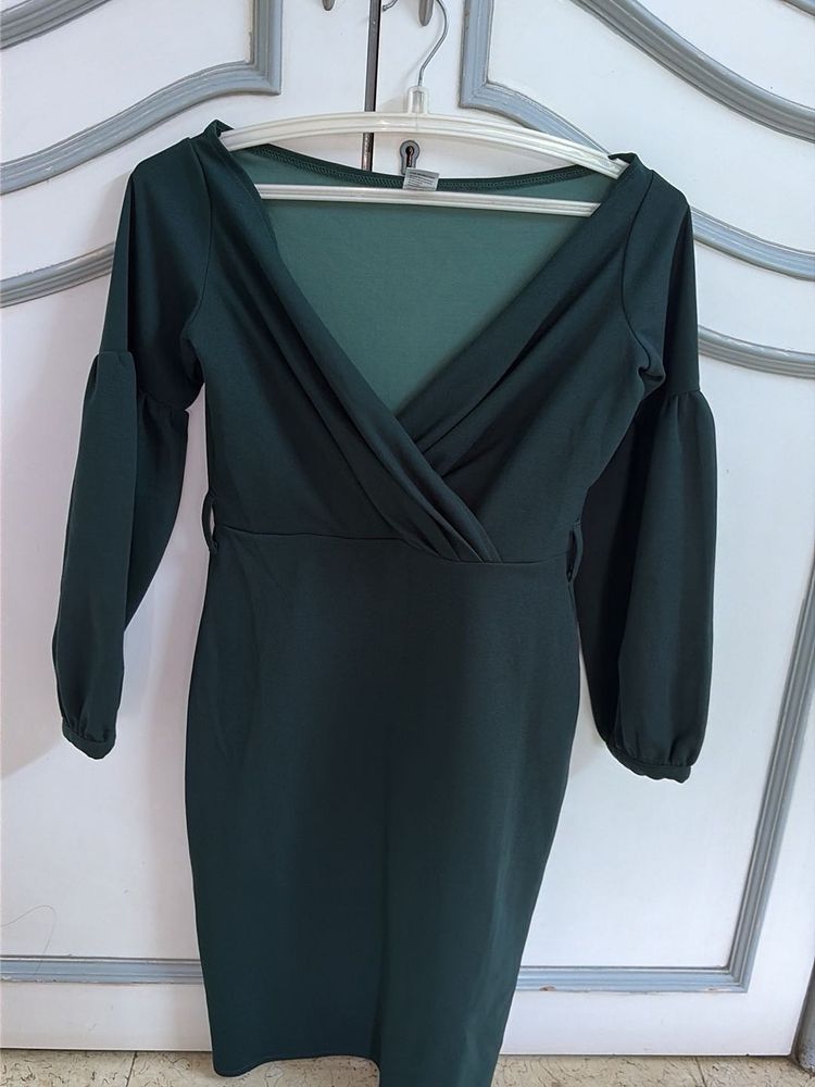 Elegant Green Wrap Dress with belt