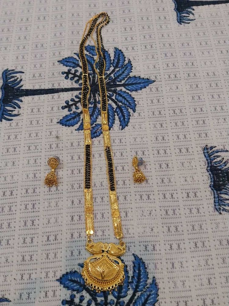 Elegant Gold Mangalsutra with Earrings