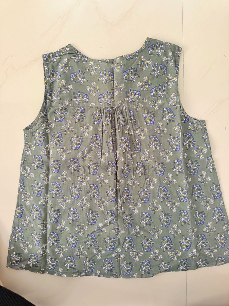 Chic Floral Sleeveless Top