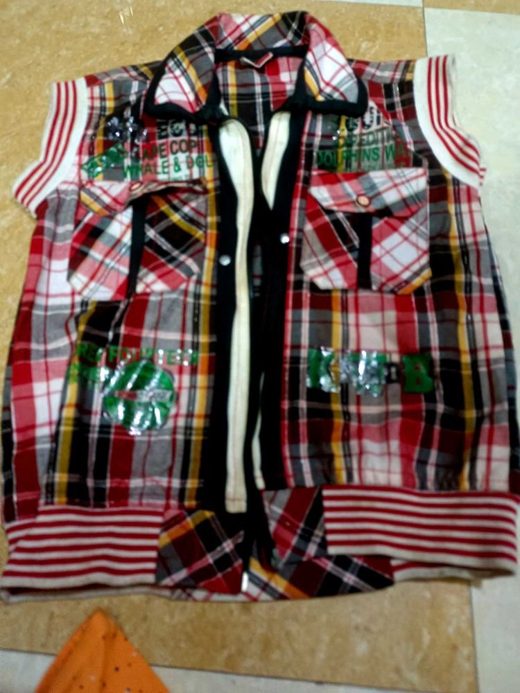 Stylish Plaid Sleeveless jacket for Boys