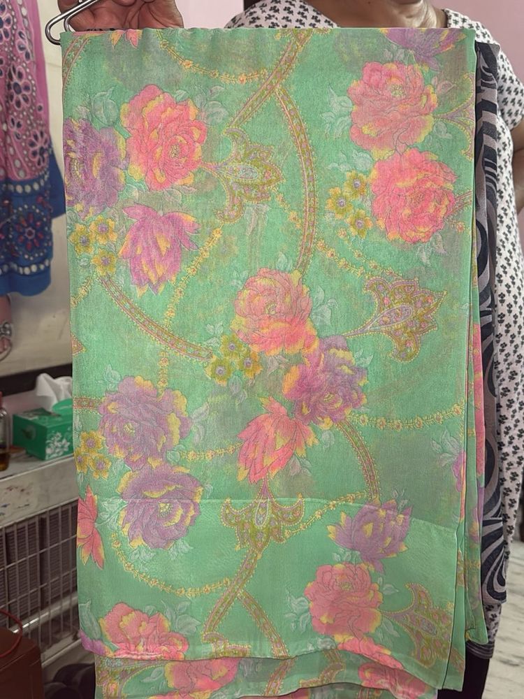 Beautiful Floral Print Saree