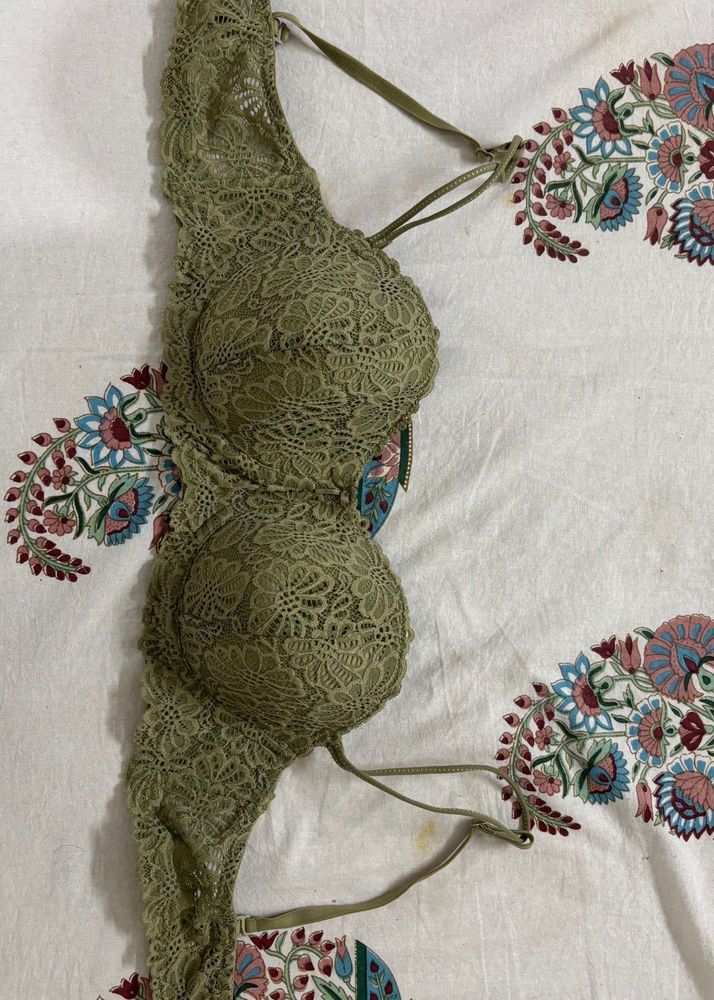 Clovia Underwired light Padded Bra