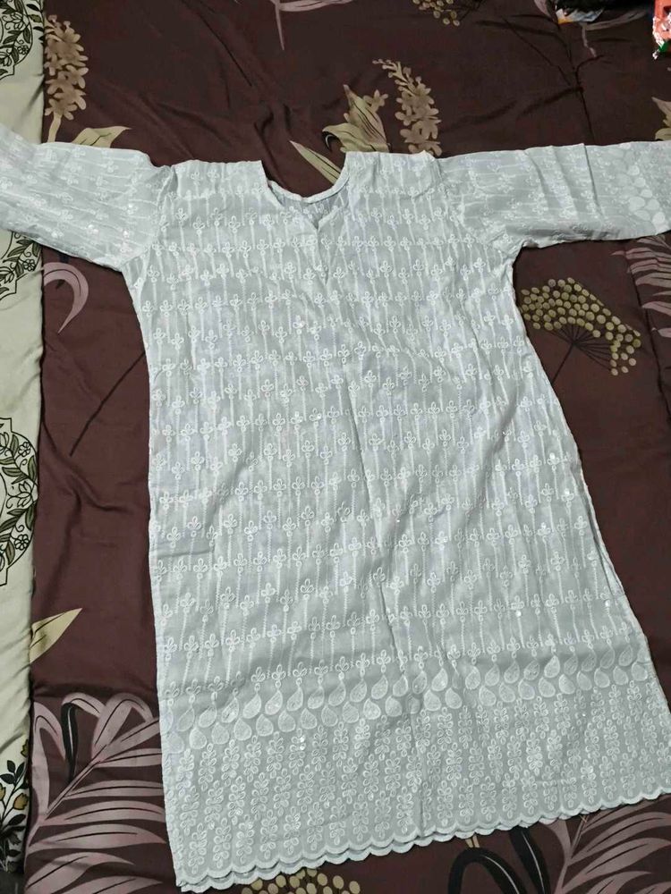 Elegant White Chikankari Kurta