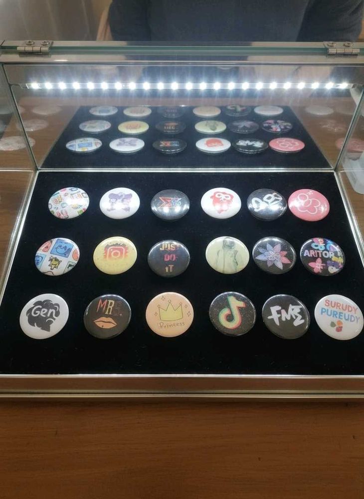 Assorted Button Pins Or Popup Socket(4 Peice)🚇