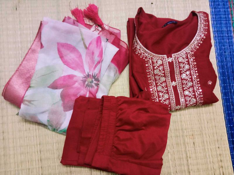 Maroon Kurta Set with Scarf