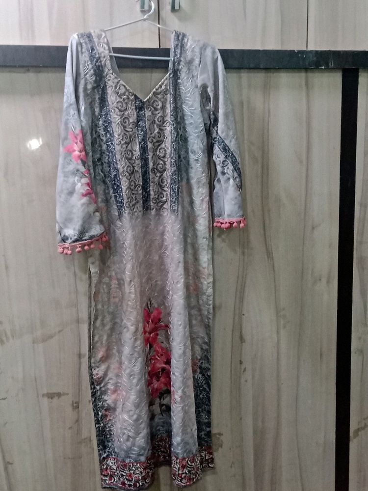 Floral Pakistani Kurta With Duppata
