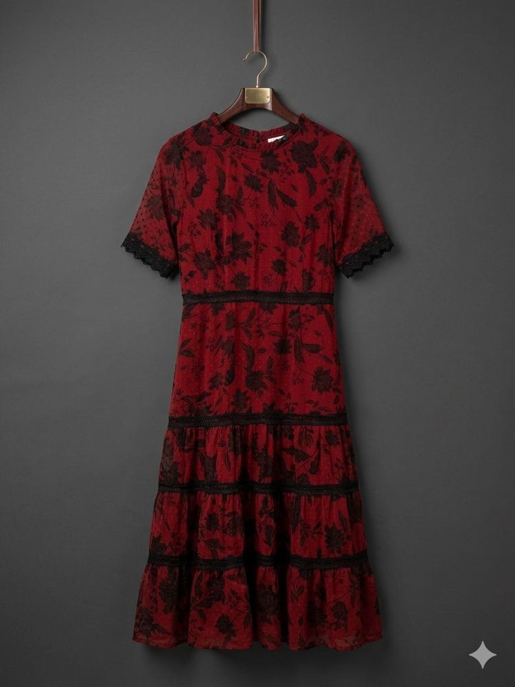 Chic Red Floral Lace Dress