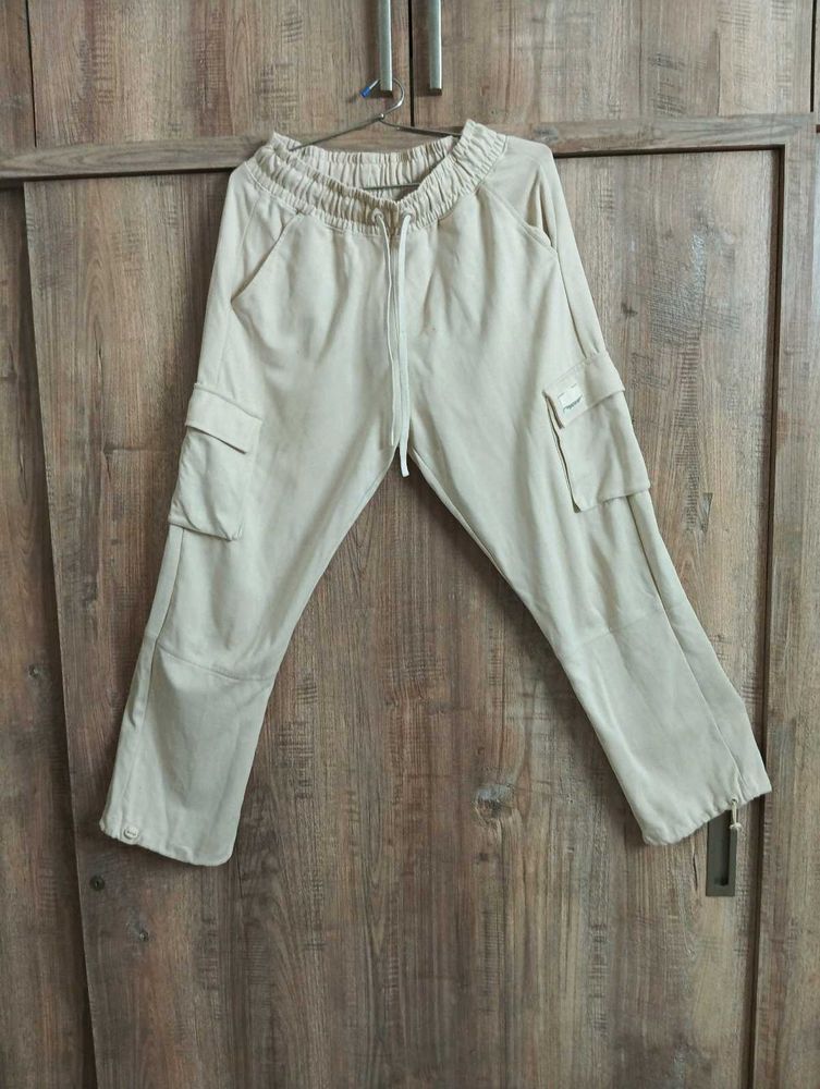 STUDIOFIT BEIGE CARGO PANTS