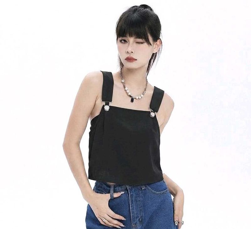 black pinafore top.🖤🎀