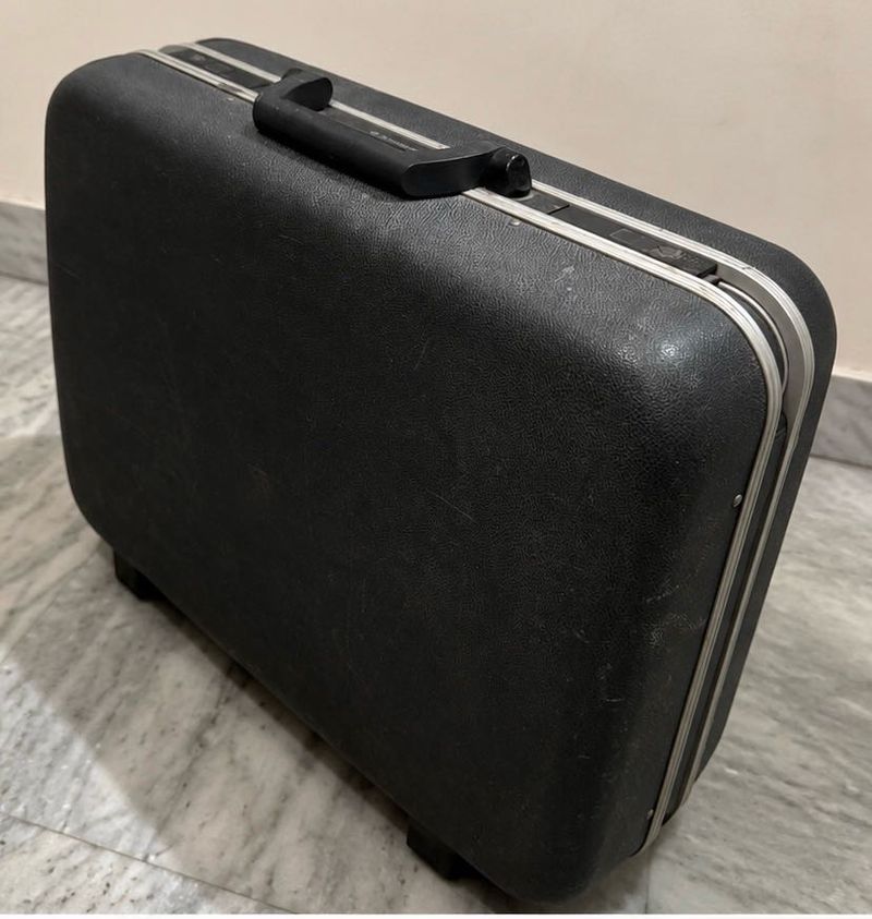 Aristocrat Vintage Black Hard-shell Suitcase