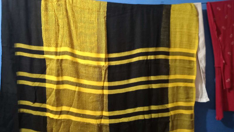 Elegant Black &amp; Yellow Striped Saree