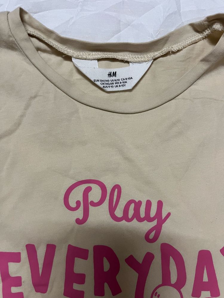 H&amp;M T-Shirt "Play Everyday"